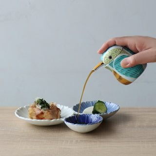TIKUSAN Japanese Arita Ware Porcelain Soy Sauce Dispenser Drip-Reducing Spout Made in Japan Kingfisher