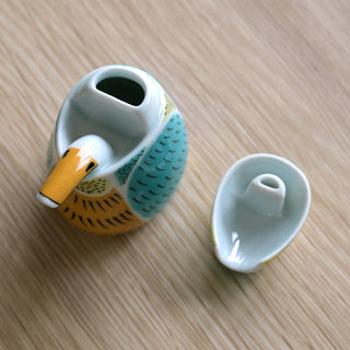 TIKUSAN Japanese Arita Ware Porcelain Soy Sauce Dispenser Drip-Reducing Spout Made in Japan Penguin